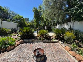 Far Far Away Guesthouse - 4