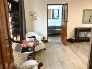 Far Far Away Guesthouse - 9