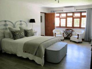 Far Far Away Guesthouse - 8