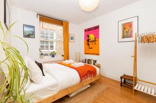 Beautiful 1BR Apartment in Clapton, 5 mins Overground St - 0