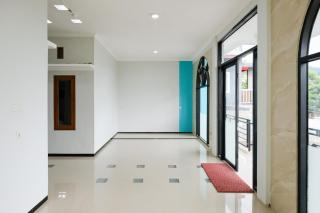 Sans Arya Hotel Batu - 1