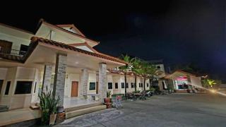 Mark Four Place Hotel - 9