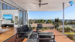 The Family Tide - Corlette - 0