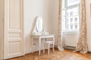 Stylish & Cozy 2-Bedroom Apartment, Very Central - 5