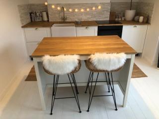 Entire Apartment in Pretty Coastal Village - 9