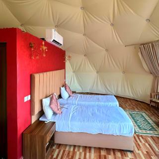 Desert Oasis in Wadi Rum Village - Cozy Lodge Room - 8