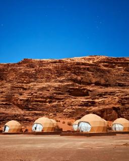 Desert Oasis in Wadi Rum Village - Cozy Lodge Room - 9