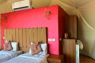 Desert Oasis in Wadi Rum Village - Cozy Lodge Room - 4