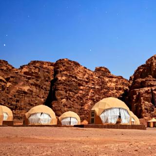 Desert Oasis in Wadi Rum Village - Cozy Lodge Room - 0