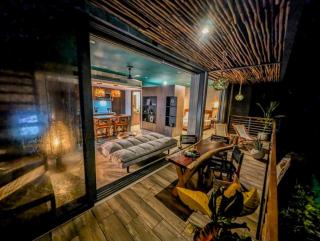 2-BR Tropical Retreat with Sauna, Gym and Pool - 7