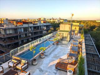 2-BR Tropical Retreat with Sauna, Gym and Pool - 3