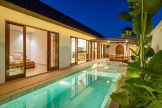 Villa Arkara Seminyak - Just 10 Minutes Walk to The Beach - 9