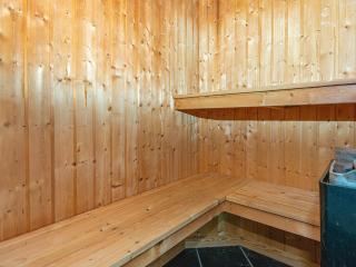 9 person holiday home in Ringkøbing-By Traum - 9