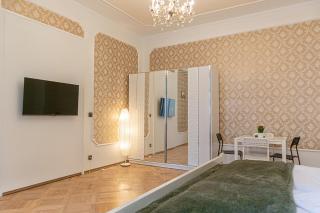 Spacious 4BR Apartment Very Central - 2