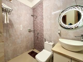 The Neeraj Ganga Rajmahal Wellness With Ganga View - 8