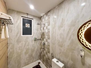 The Neeraj Ganga Rajmahal Wellness With Ganga View - 1