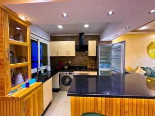 Lux'Or Scandinavian-style, pool & play area - 6