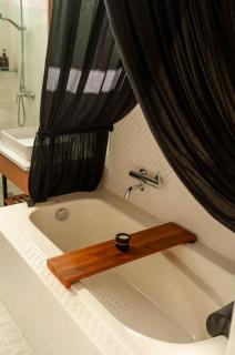 Ando House Modern 2BR Fast Wi-Fi Private Pool City Center - 5