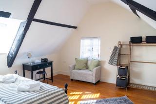 Tysoes Court Tewkesbury - 1