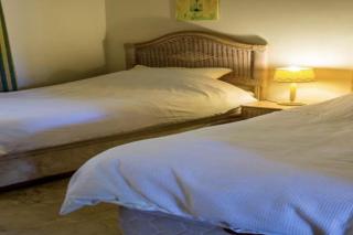 2 Bed Apartment Sleeps 4 - Pool Access - Garden - 8