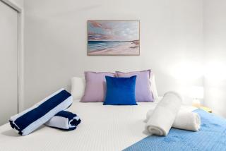 Azure at The Edge, luxury 2Br, Cairns City, Esplanade, Coffee Machine, 2 pools, 5mins to airport - 3