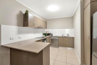 Azure at The Edge, luxury 2Br, Cairns City, Esplanade, Coffee Machine, 2 pools, 5mins to airport - 1