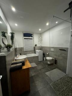 Charmantes Altbau-Apartment Charmanter Altbau nahe ICE-Bahnhof by Castora Homes - 5