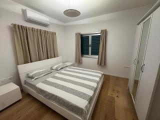 Elegant Coastal Villa With Ocean Views - 7