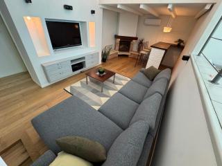 Elegant Coastal Villa With Ocean Views - 2