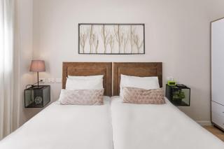 Dream 5BR Extravagant Penthouse by the Shuk - 8