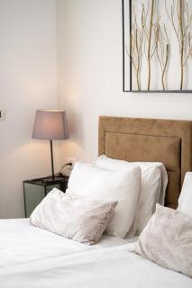 Dream 5BR Extravagant Penthouse by the Shuk - 6
