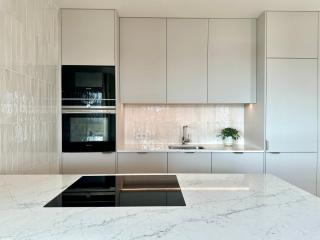 Towarowa Towers Prestigious 4-Bedroom Apartment with Parking & AC by Renters Prestige - 5