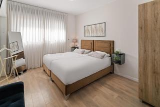 Dream 5BR Extravagant Penthouse by the Shuk - 1