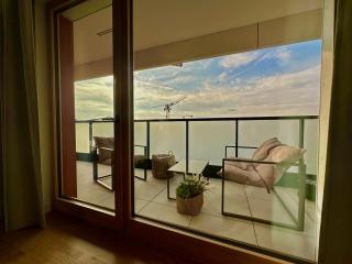 Towarowa Towers Prestigious 4-Bedroom Apartment with Parking & AC by Renters Prestige - Warsaw - 8