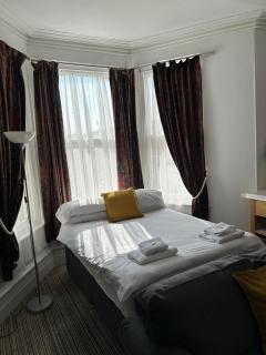 Donnington Guesthouse - 7