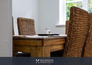 4-Bed Home near Telford Centre - 8