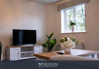 4-Bed Home near Telford Centre - 7