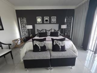 La Chambre Manor House - 8