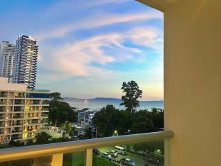 Sands Condo Pattaya-Seaview by the Beach - 0