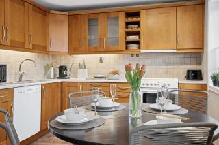 The Reindeer Lounge, Nordic Comfort in the Arctic - 9