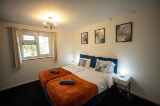 Centrally Located Apt with Parking - 9