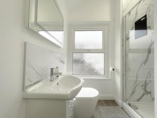 Mumbles Retreat - Disabled Friendly - Families -Contractors - 6