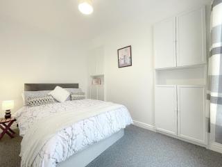 Mumbles Retreat - Disabled Friendly - Families -Contractors - 5