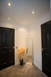 Centrally Located Apt with Parking - 4