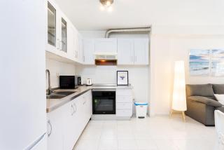 El Médano Beach Apartment, Central & Bright - 1