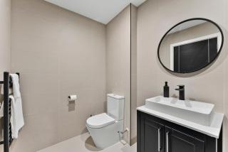 Luxury Birmingham Apartment - Parking - 6