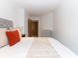 Pass the Keys Spacious 2Bed 2Bath Near RAF Museum – Colindale - 4