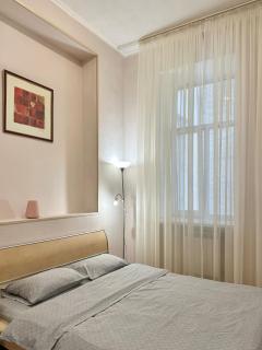 Nice studio on Independence sqr - 3