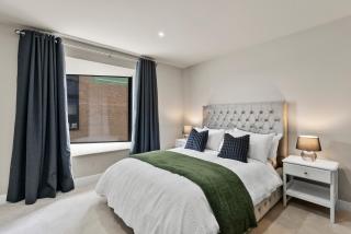 Luxury Birmingham Apartment - Parking - 9