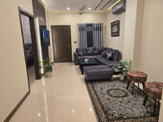 Zeta Mall Condo Pool above Mall below - 8